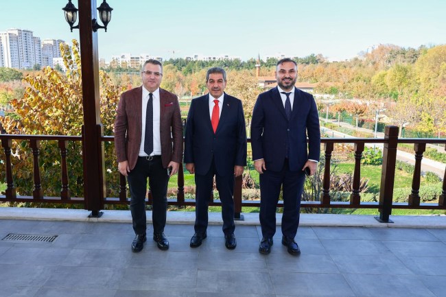 Tıskaoğlu,  İstanbul Esenler Belediye Başkanı Mehmet Tevfik Göksu’yu makamında ziyaret etti.